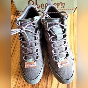 Sketchers Ladies Seager Hikers Sz 8.5 New in Box
